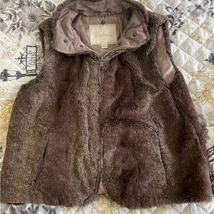 Like new Faux Fur Vest SZ M
